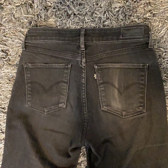 Levi’s High Rise Jeans - Picture 2 of 3